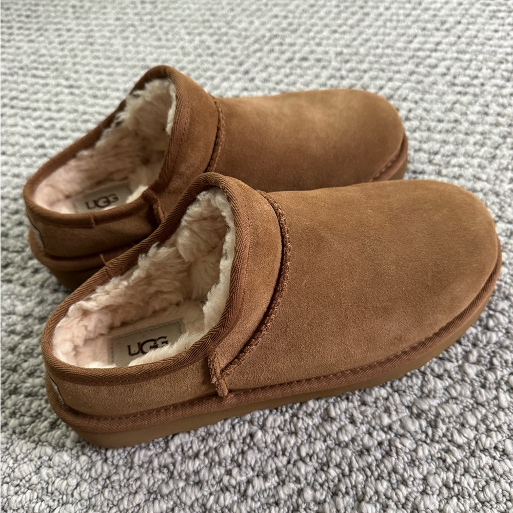 UGG Classic Slippers, Chestnut